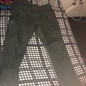 Uníqlo Olive Green Skinny Jeans.